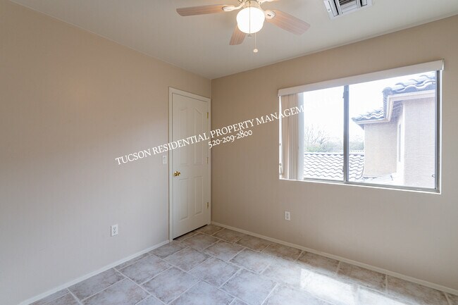 Building Photo - 4123 E Cameo Point Dr