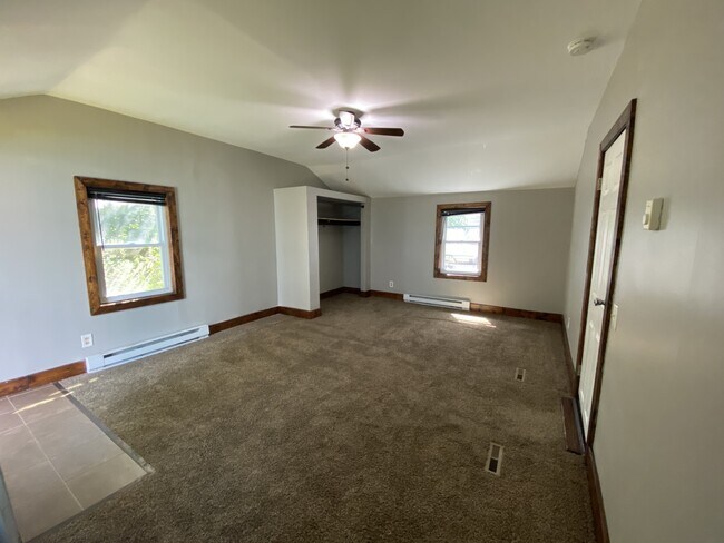 Building Photo - 223 Gregory St