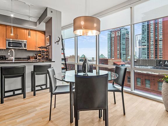 Building Photo - 505 N McClurg Ct