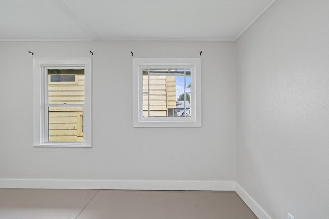 Building Photo - 3033 Sumner Ave