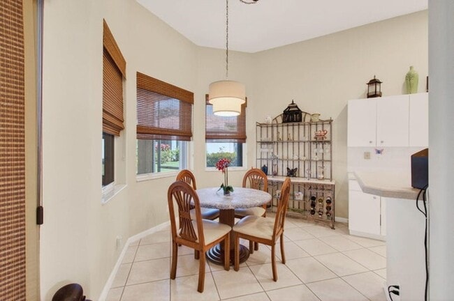 Building Photo - 15845 Vivanco St