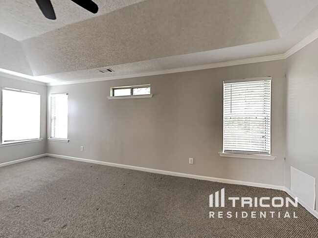 Building Photo - 404 Gresham Dr
