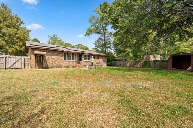 Building Photo - 7673 Barclay Ave