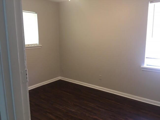 Building Photo - LINWOOD- section 8 approved