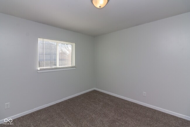 Building Photo - 1602 S Grant Ave