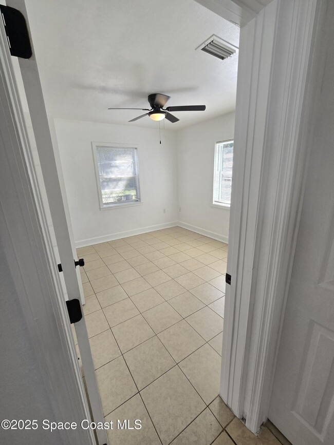 Building Photo - 513 N Georgia Ave