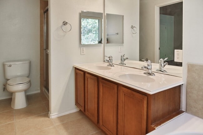 Building Photo - 13600 Breton Ridge St