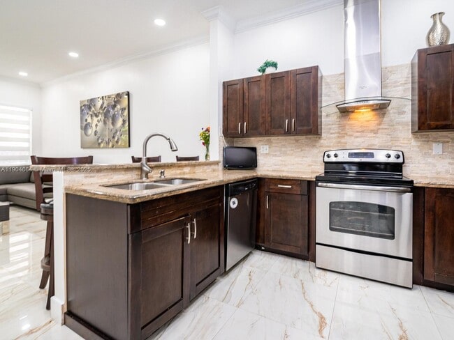 Building Photo - 16332 SW 83rd Ln