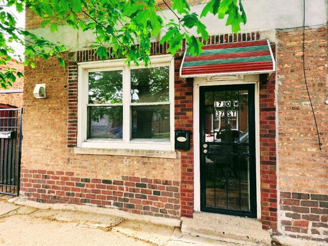 Building Photo - 1710 W 37th St