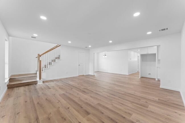 Building Photo - 1507 N Durham Dr