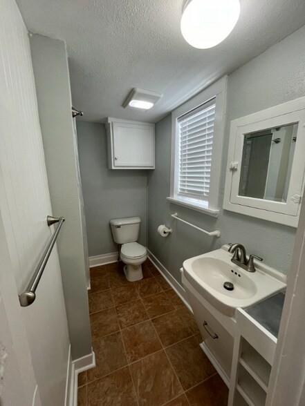 Building Photo - 1729 3rd St