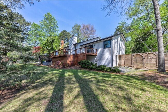 Building Photo - 3360 Turtle Lake Dr SE