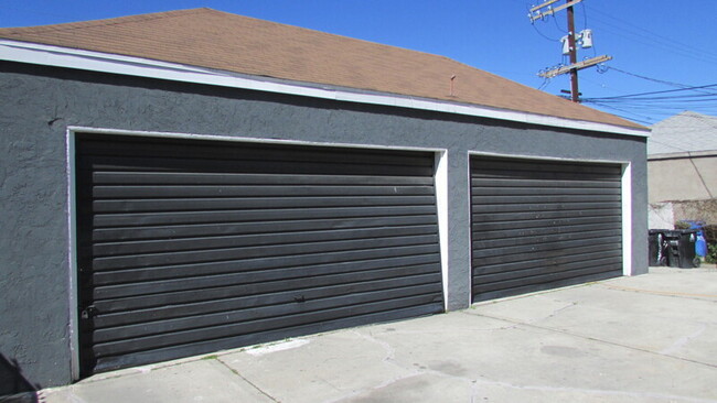 Building Photo - 1325 S Highland Ave