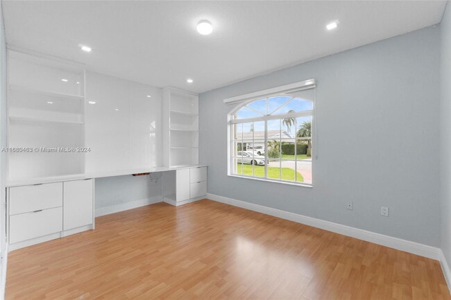 Building Photo - Winged Foot Drive, Hialeah, FL 33015 - 4 BR 3 BA house