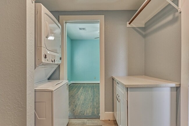 Building Photo - 711 Granberry St