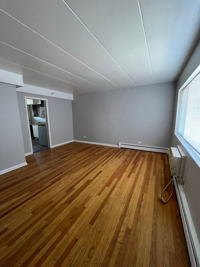 Building Photo - Salem Village Apartments LLC