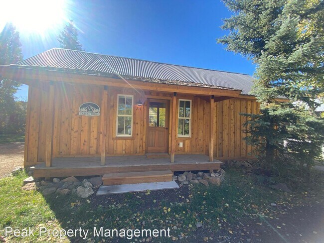 Building Photo - 3 br, 2 bath House - 214 Maroon Ave.