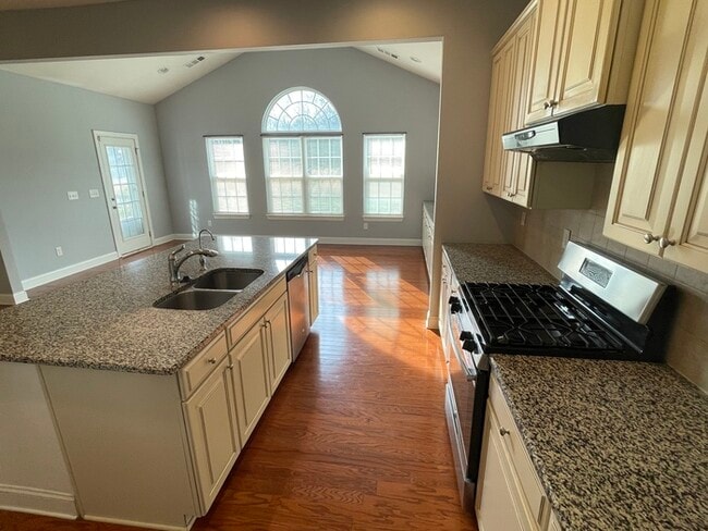 Building Photo - Crutcher Station home off Station Camp Blvd!