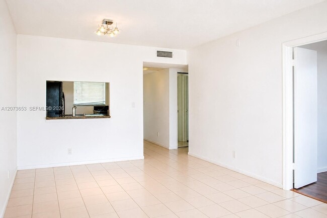 Building Photo - 9230 Lagoon Pl