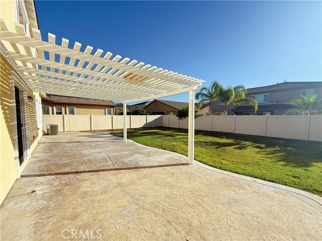 Building Photo - 6870 Tourmaline Dr