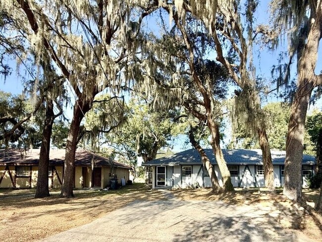 Building Photo - 1339 Eagleview Dr