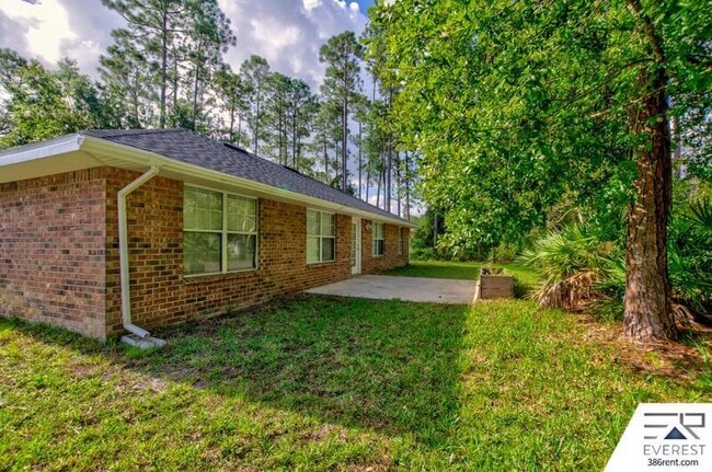 Building Photo - 83 Brushwood Ln