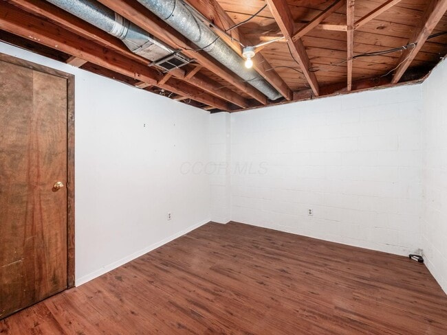 Building Photo - 2475 Swansea Rd