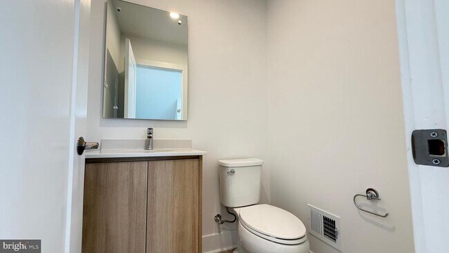 Building Photo - 2106 Henson Norris St