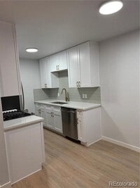 Building Photo - 10702 E Exposition Ave