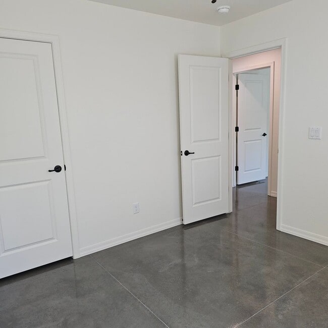 Building Photo - Brand New Patio Home