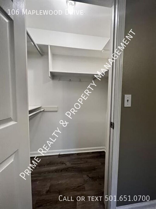 Building Photo - 106 Maplewood Dr