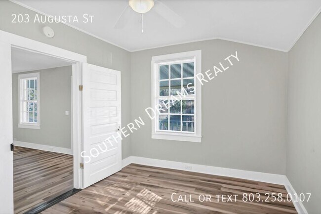 Building Photo - 203 Augusta St