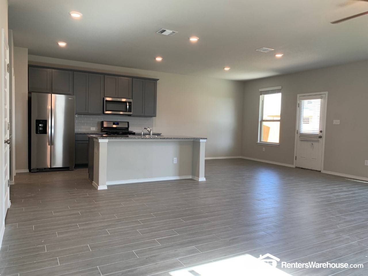 Building Photo - 252 Kinsley Wy