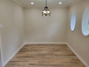 Building Photo - 1409 Drexel Dr