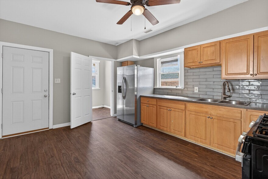 Building Photo - 4509 S Talman Ave