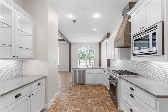 Building Photo - 7000 Kickapoo Dr