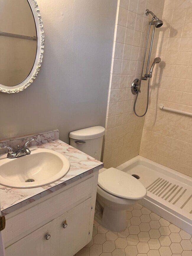 Building Photo - Adorable Ranch in Evans close to all schools