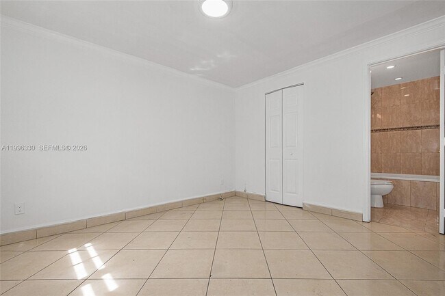 Building Photo - 2545 NE 207th St