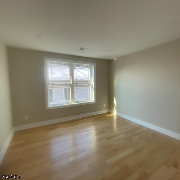 Building Photo - 1297 Avy St