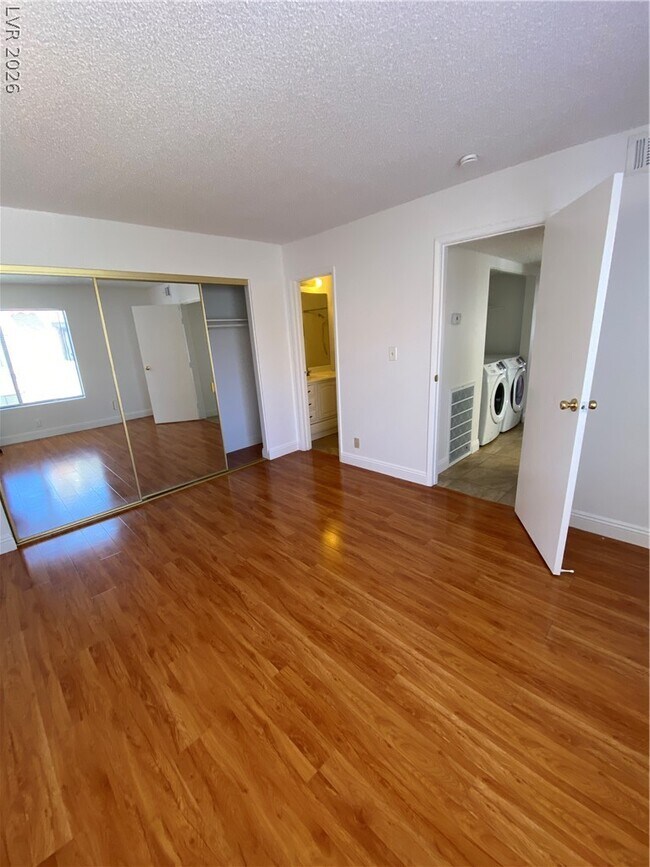 Building Photo - 4351 Gannet Cir