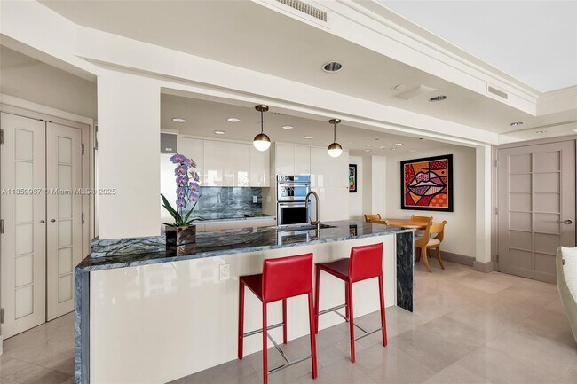 Building Photo - 1500 Ocean Dr