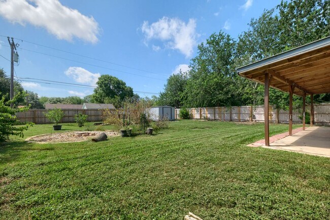 Building Photo - 816 Aviation Ave