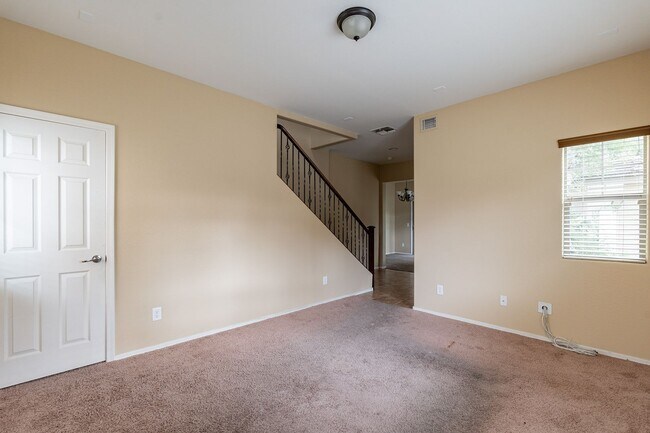 Building Photo - 3 bedroom home in Surprise