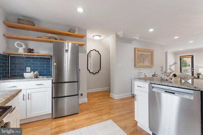 Building Photo - 5515 Chillum Pl NE