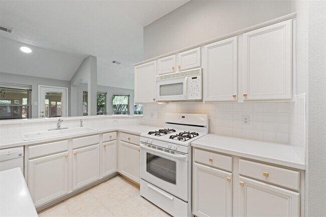 Building Photo - 2618 Parkbriar Ln