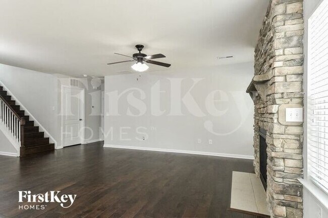 Building Photo - 4955 Longburn Ln