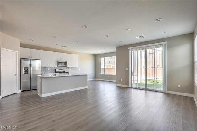 Building Photo - 3718 Paseo de Paz Ave