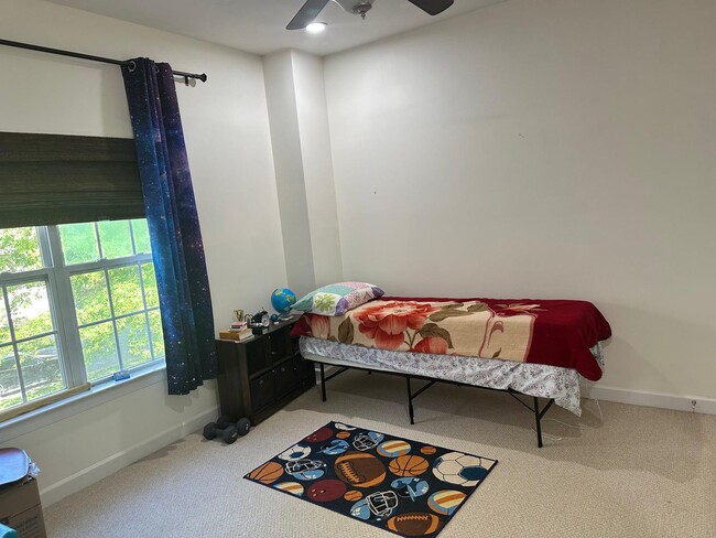 Building Photo - 10110 Paxton Run Rd