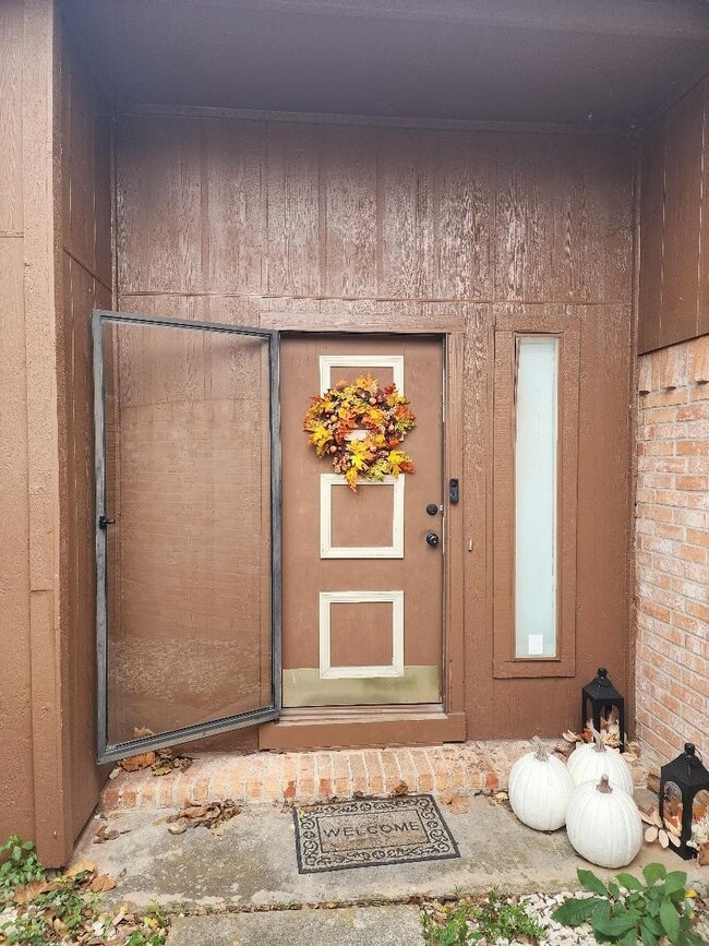 Building Photo - 711 Leicester Ln