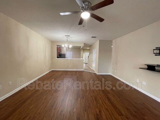 Building Photo - 4199 Highwood Dr